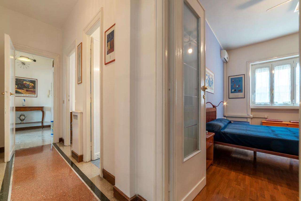 Roomy And Bright Apartment With Terrace ローマ エクステリア 写真