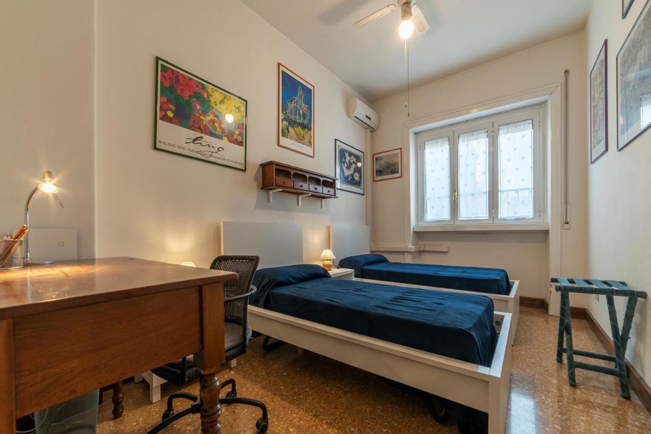 Roomy And Bright Apartment With Terrace ローマ エクステリア 写真