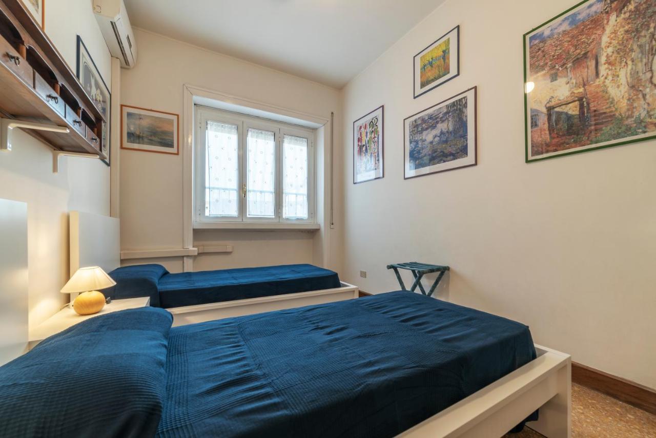 Roomy And Bright Apartment With Terrace ローマ エクステリア 写真