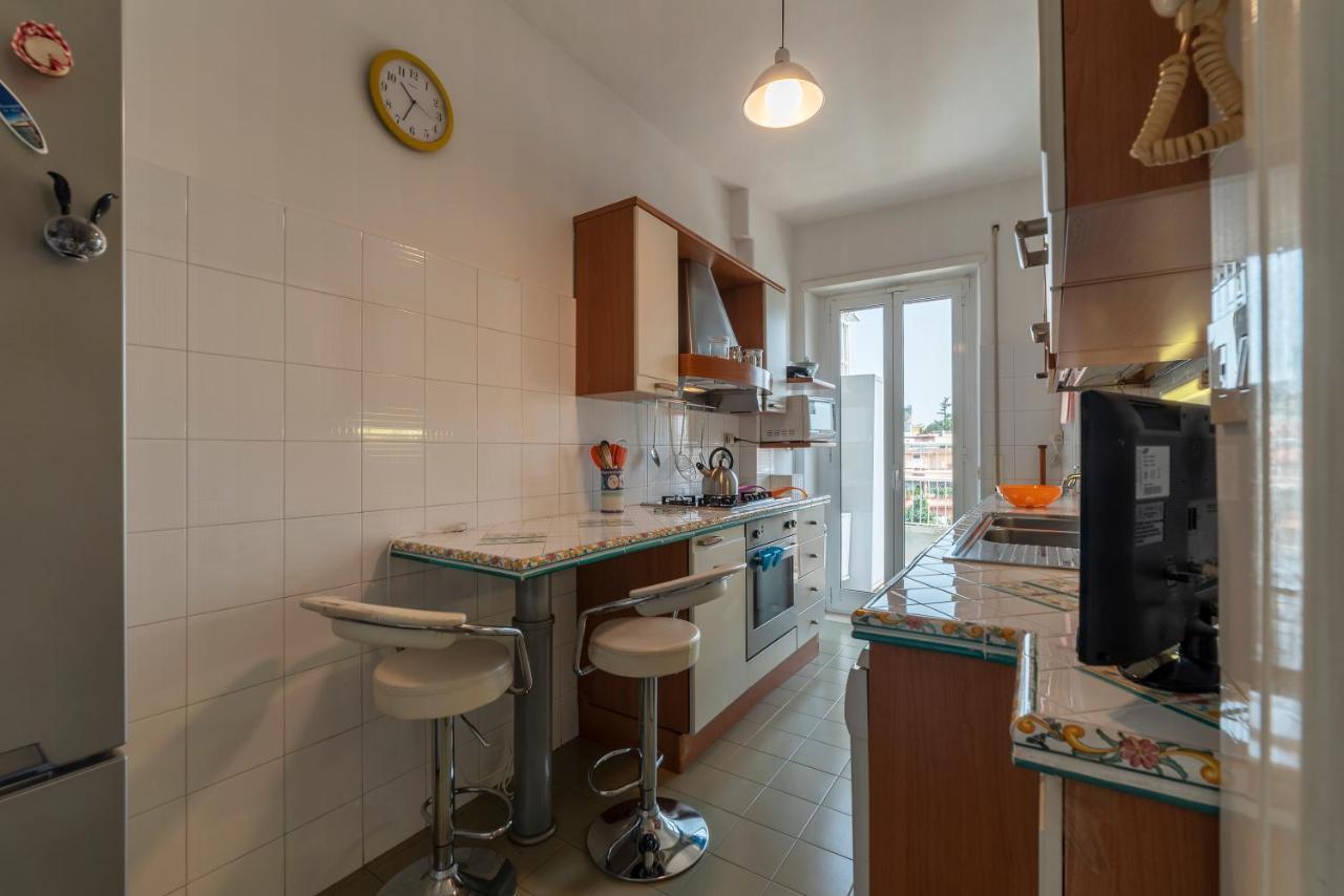 Roomy And Bright Apartment With Terrace ローマ エクステリア 写真