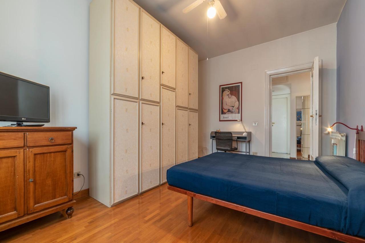 Roomy And Bright Apartment With Terrace ローマ エクステリア 写真