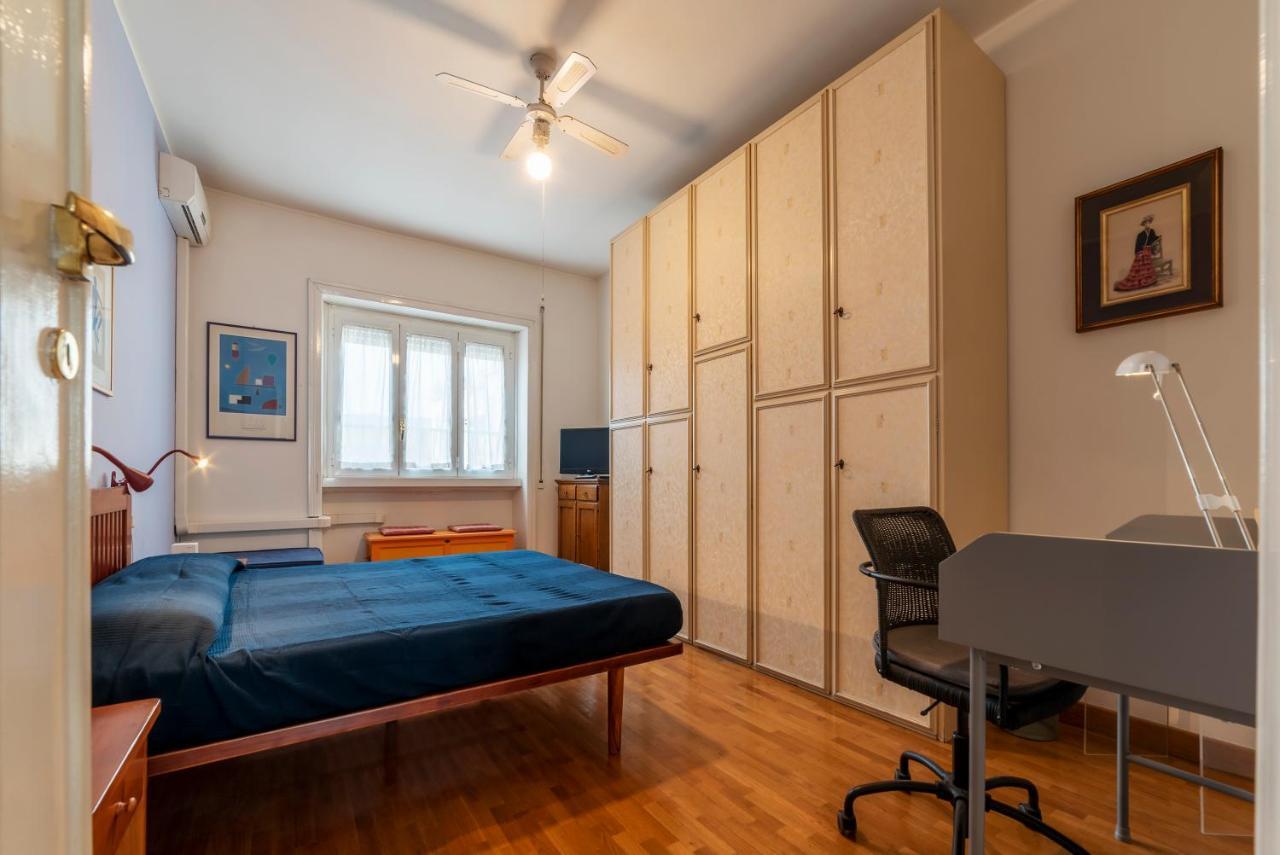 Roomy And Bright Apartment With Terrace ローマ エクステリア 写真