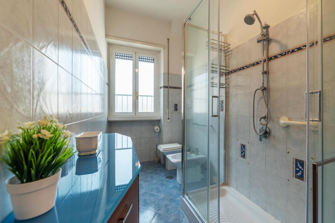 Roomy And Bright Apartment With Terrace ローマ エクステリア 写真